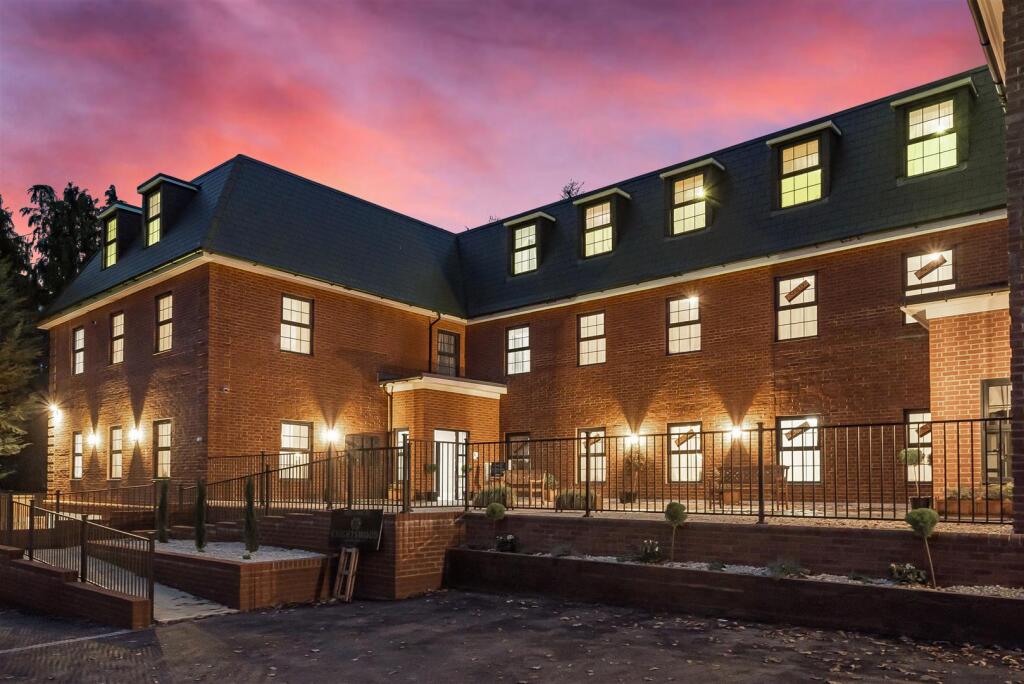 Additional property image - Shootersway, Berkhamsted
