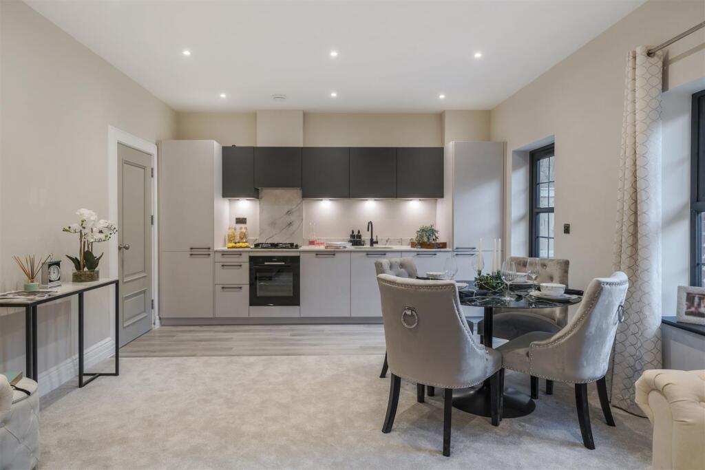 Additional property image - Shootersway, Berkhamsted