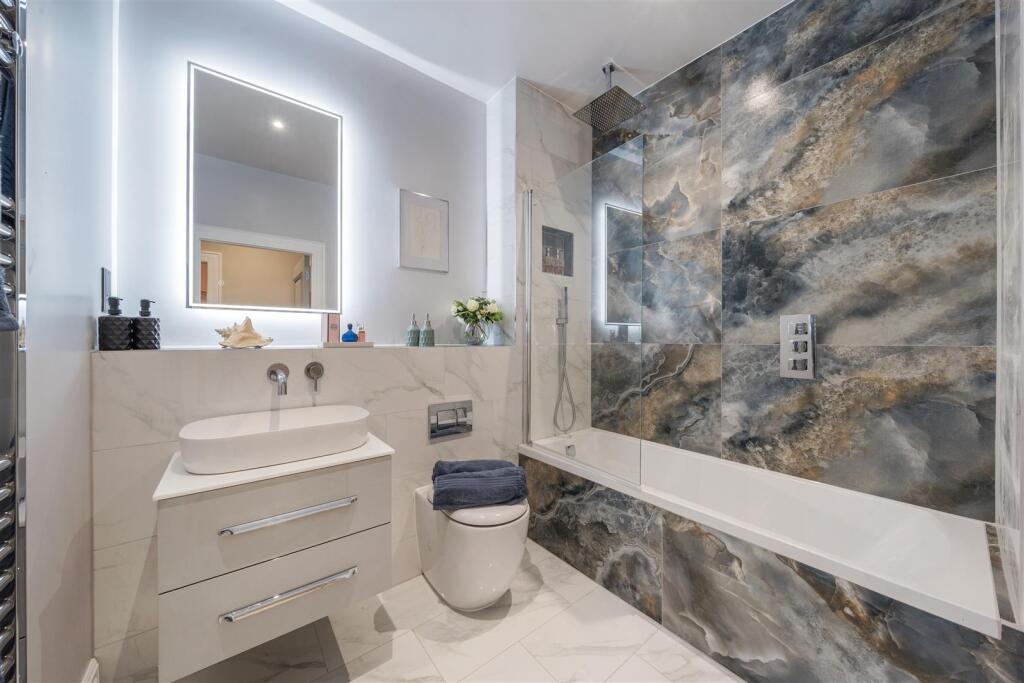 Additional property image - Shootersway, Berkhamsted