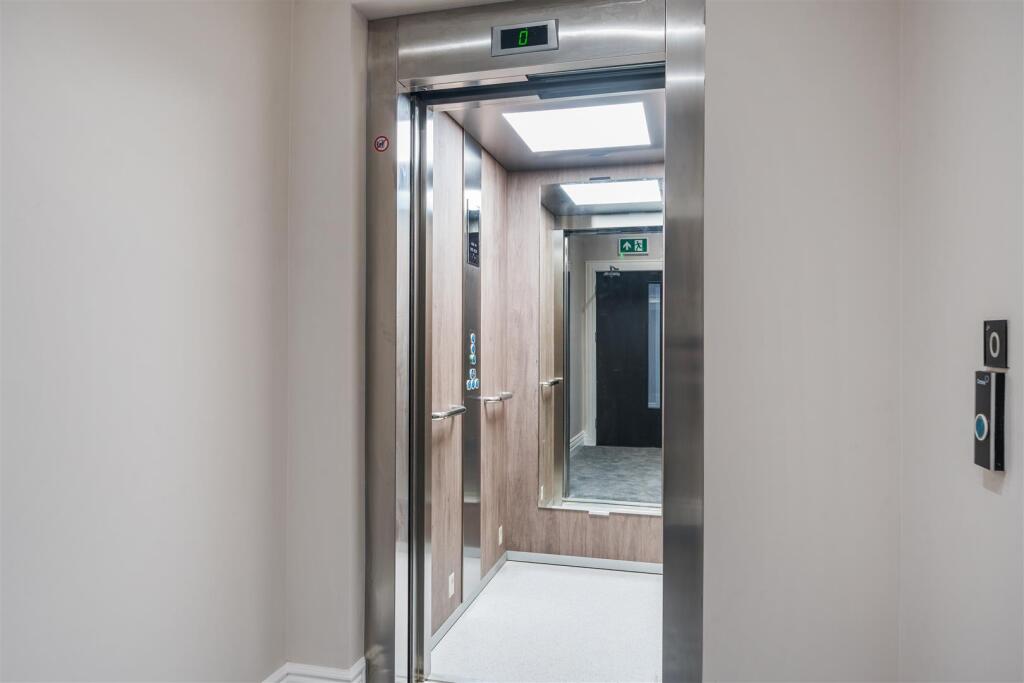 Additional property image - Shootersway, Berkhamsted