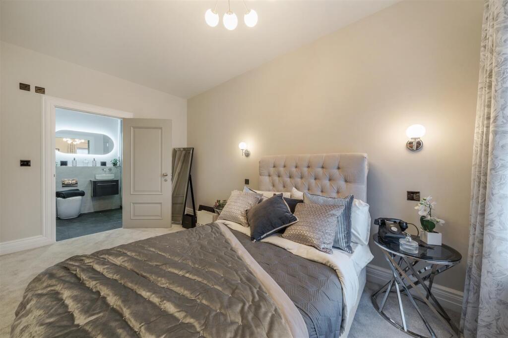 Additional property image - Shootersway, Berkhamsted