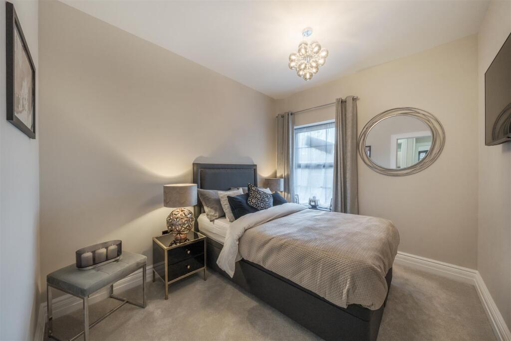 Additional property image - Shootersway, Berkhamsted