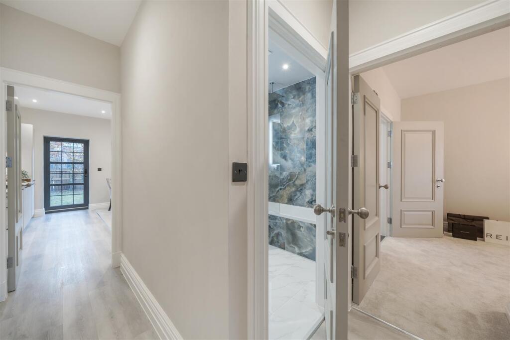 Additional property image - Shootersway, Berkhamsted