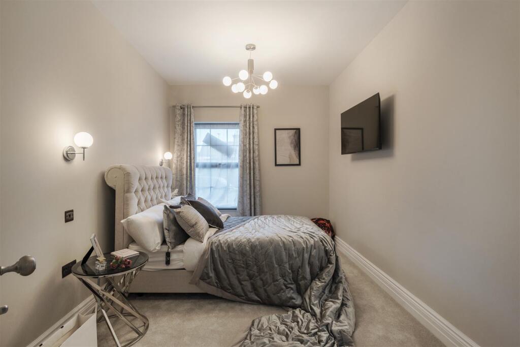 Additional property image - Shootersway, Berkhamsted
