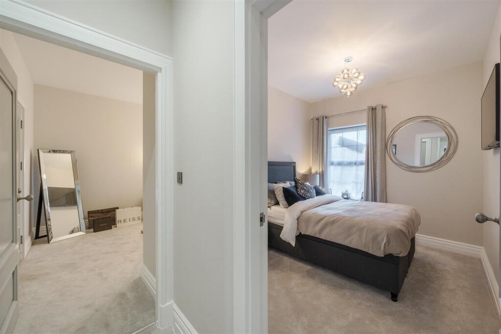 Additional property image - Shootersway, Berkhamsted