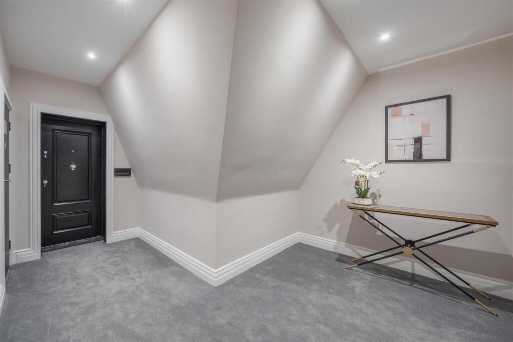Additional property image - Shootersway, Berkhamsted