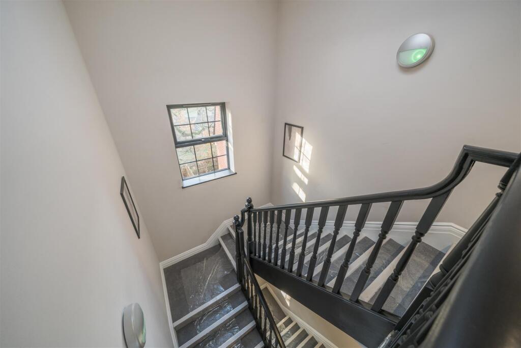 Additional property image - Shootersway, Berkhamsted