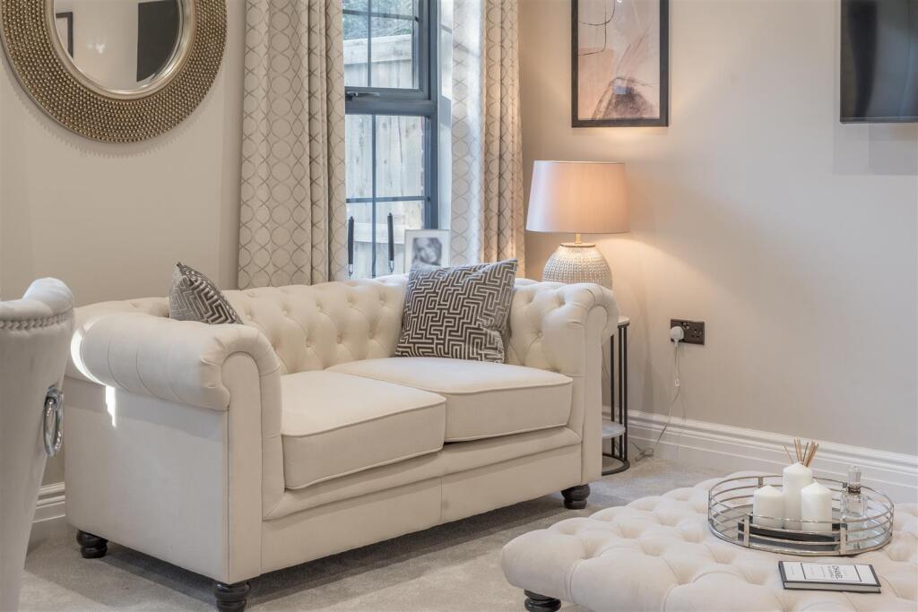 Additional property image - Shootersway, Berkhamsted