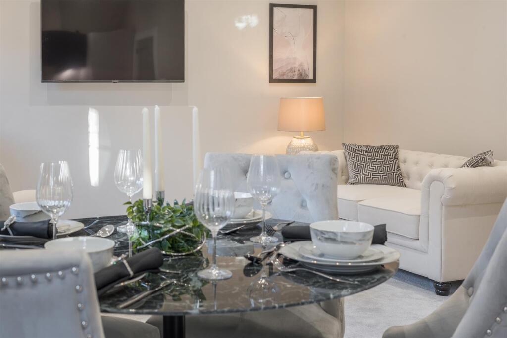Additional property image - Shootersway, Berkhamsted