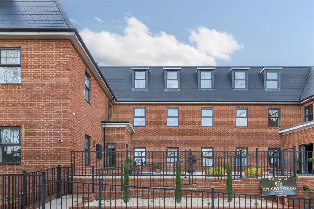Additional property image - Shootersway, Berkhamsted