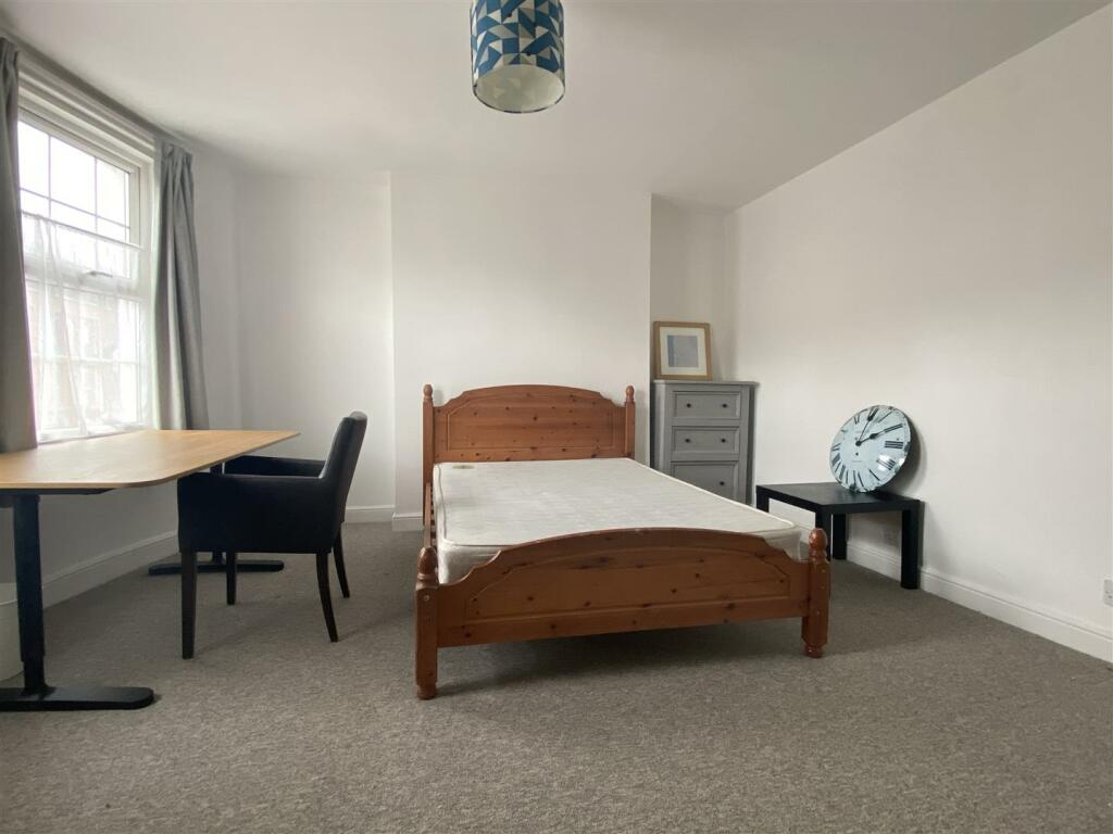 Additional property image - London Road - Smart & Spacious