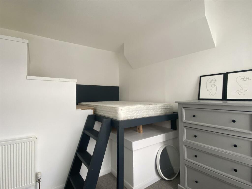 Additional property image - London Road - Smart & Spacious