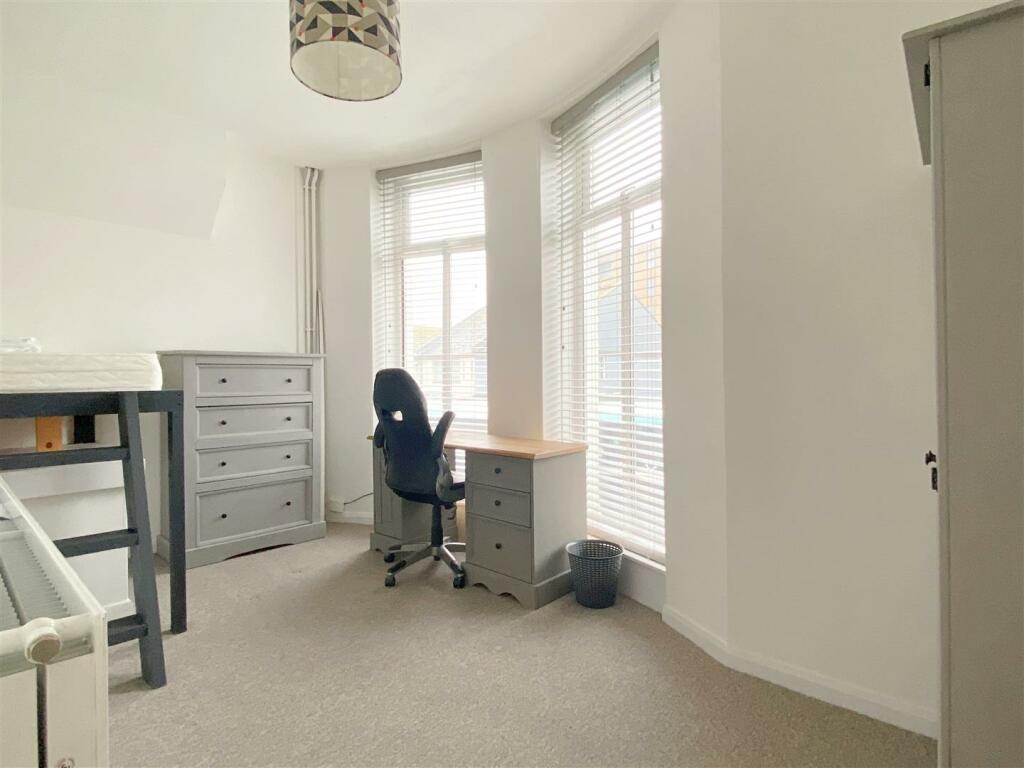 Additional property image - London Road - Smart & Spacious