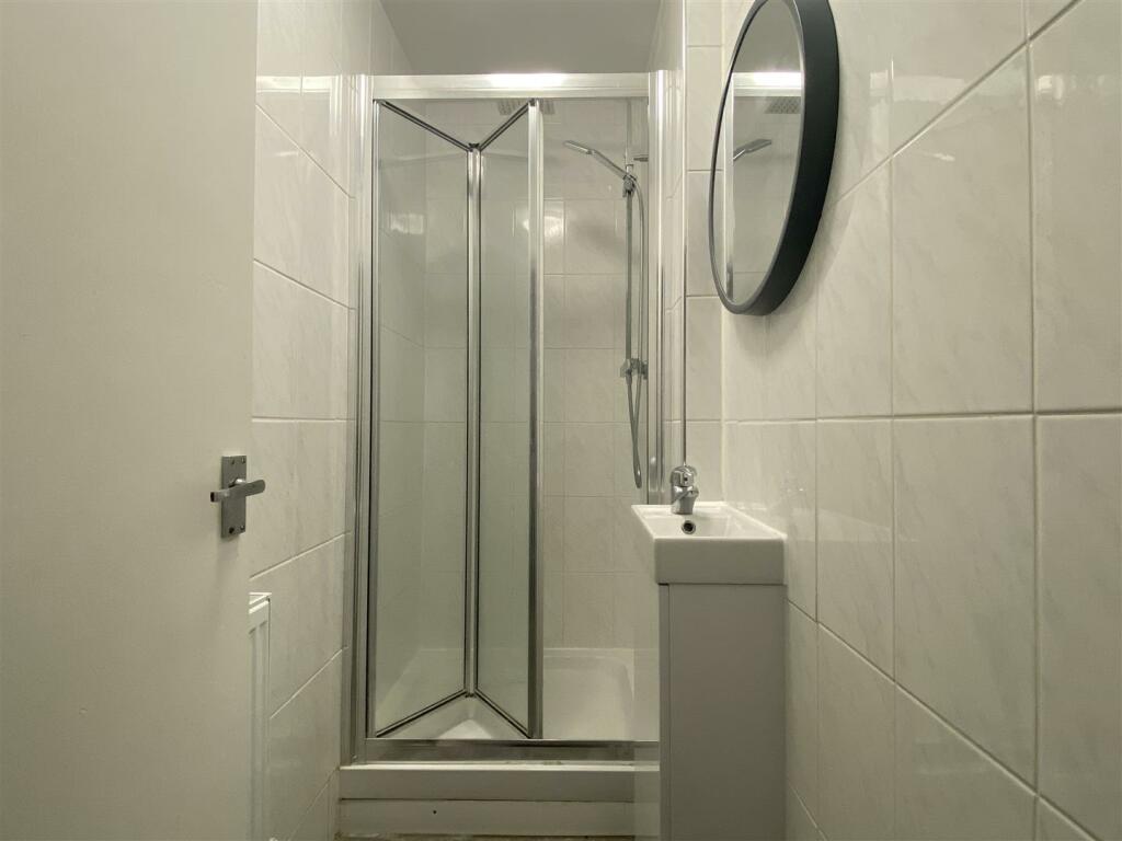 Additional property image - London Road - Smart & Spacious