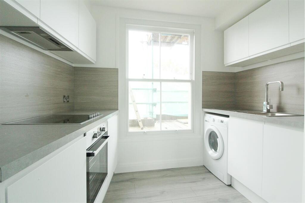 Main image of property: Buckingham Place - Modern Studio