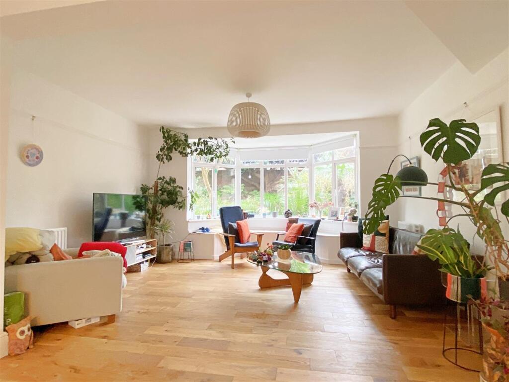 Main image of property: Davigdor Road - Spacious & Versatile