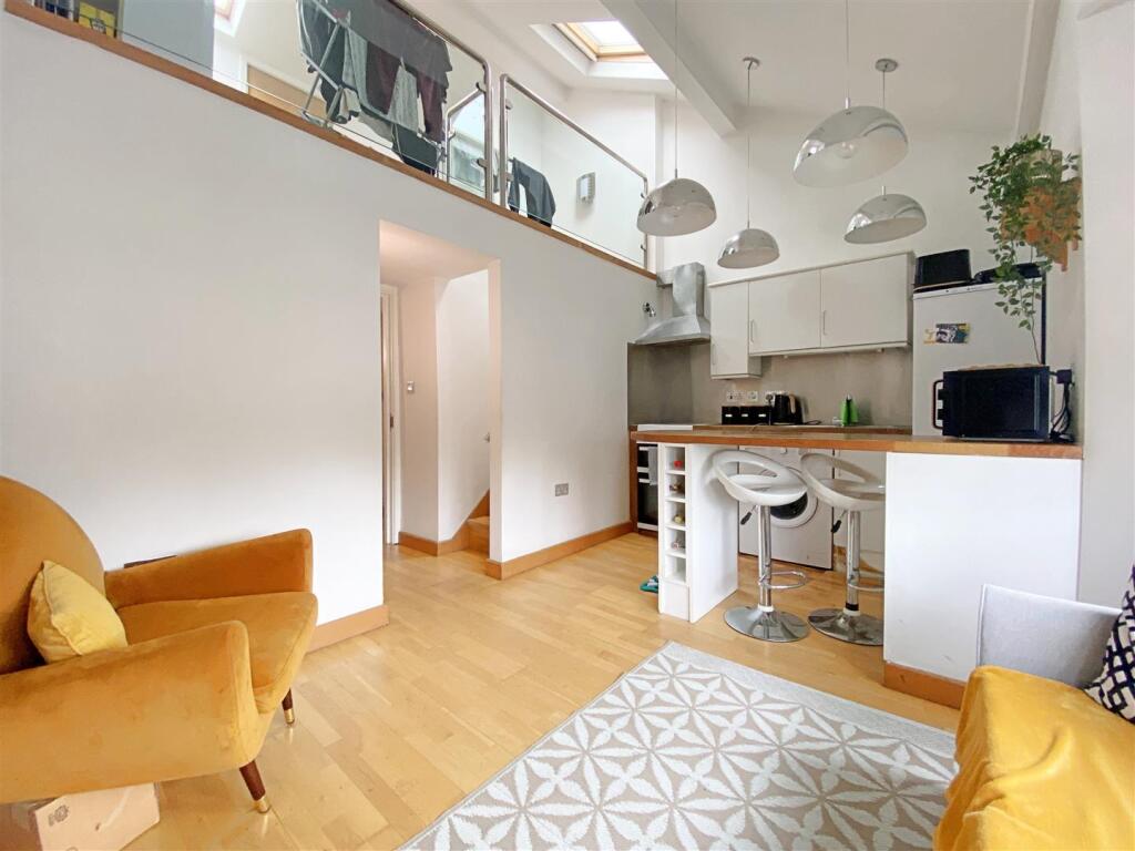 Main image of property: Beaconsfield Road - Mezzanine Level