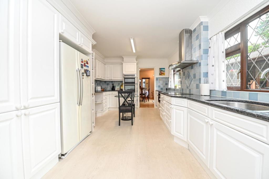 6 bedroom detached house for sale in Ashey Road, Ryde, PO33