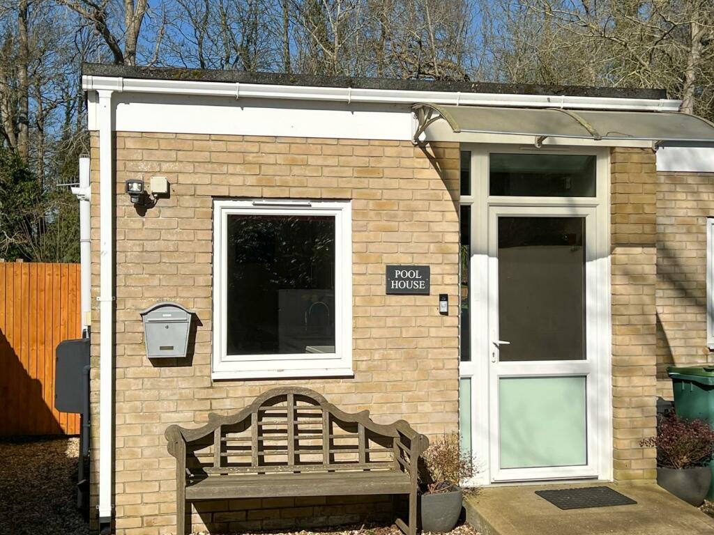 3 bedroom detached bungalow for sale in Shanklin Road, Sandford, PO38