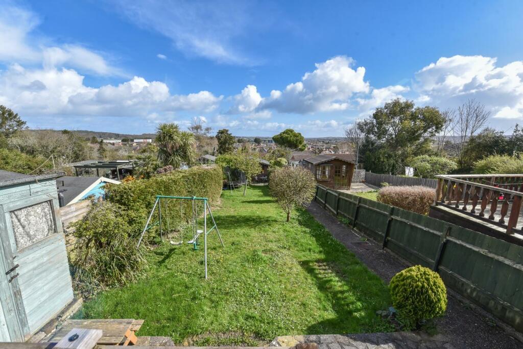 3 bedroom detached house for sale in Alvington Road, Newport, PO30