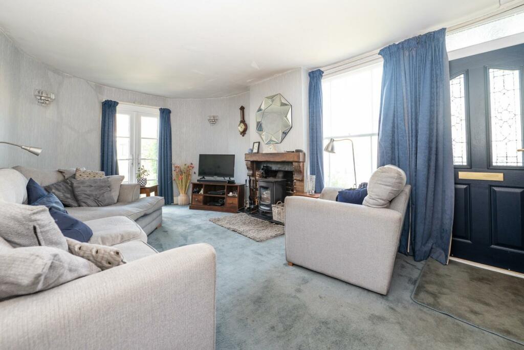 4 bedroom semidetached house for sale in Monkton Street, Ryde, PO33