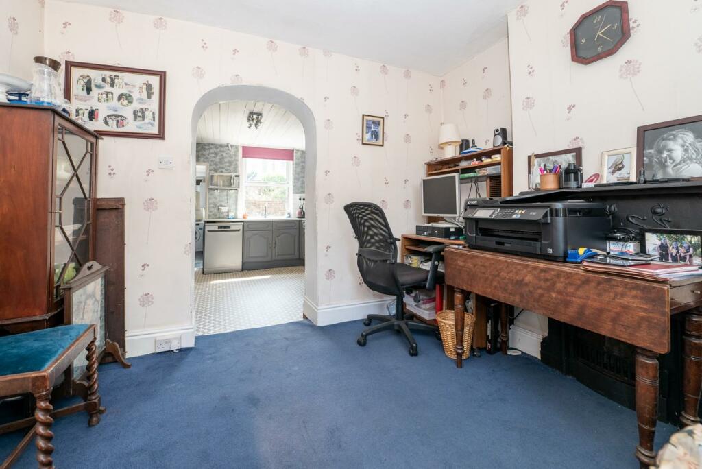 4 bedroom semidetached house for sale in Monkton Street, Ryde, PO33