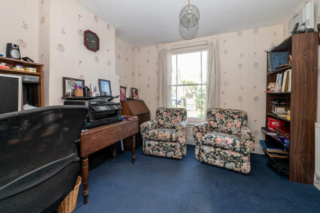 4 bedroom semidetached house for sale in Monkton Street, Ryde, PO33