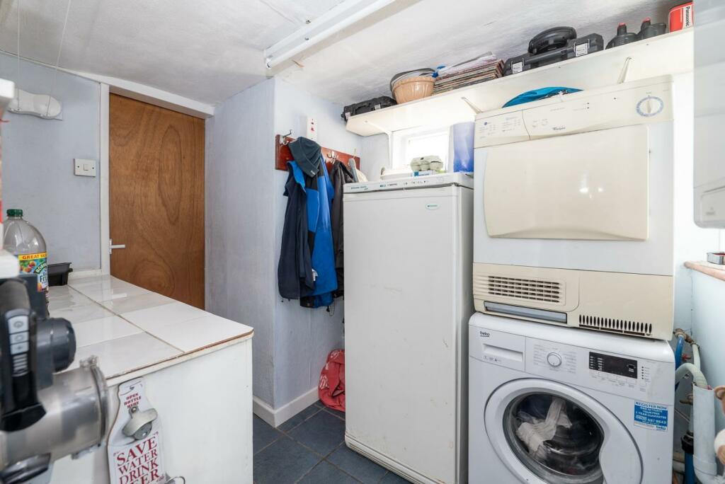 4 bedroom semidetached house for sale in Monkton Street, Ryde, PO33