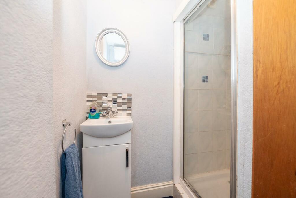 4 bedroom semidetached house for sale in Monkton Street, Ryde, PO33