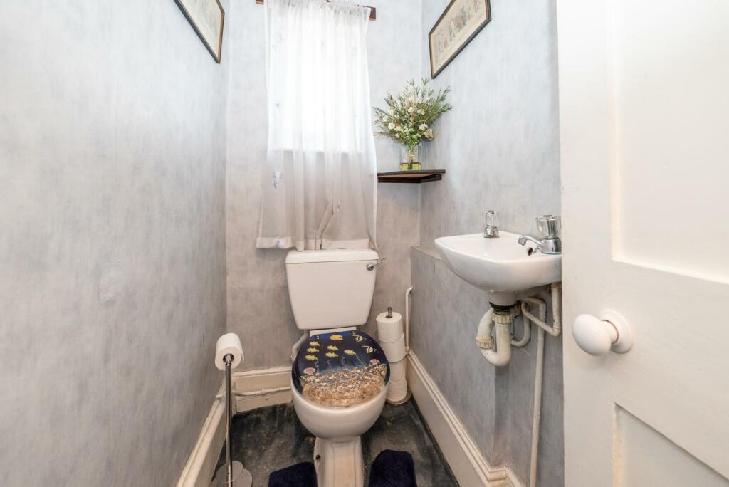 4 bedroom semidetached house for sale in Monkton Street, Ryde, PO33