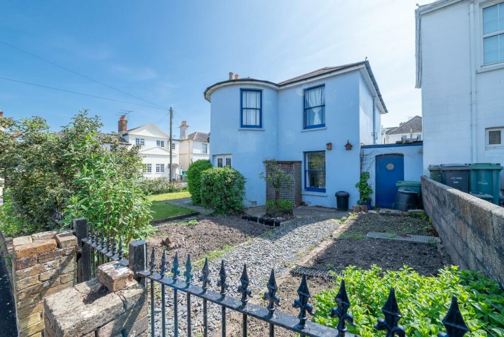 4 bedroom semidetached house for sale in Monkton Street, Ryde, PO33