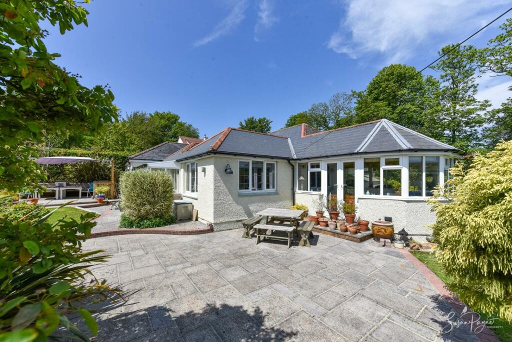 4 bedroom detached bungalow for sale in Ashknowle Lane, Whitwell, PO38