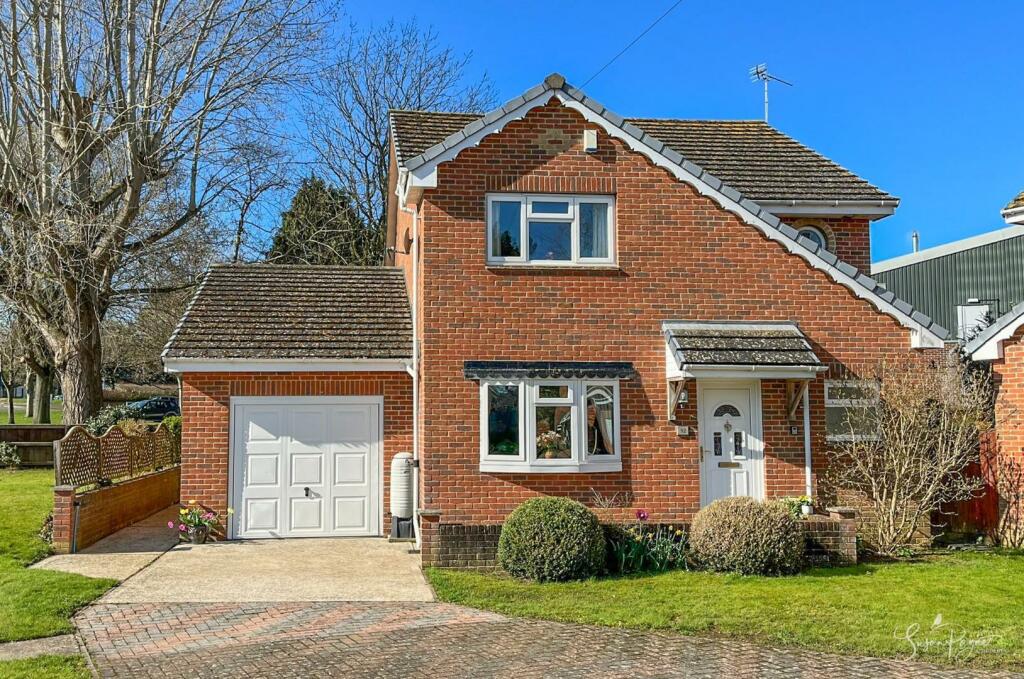 Main image of property: *CHAIN FREE* The Fairway, Sandown