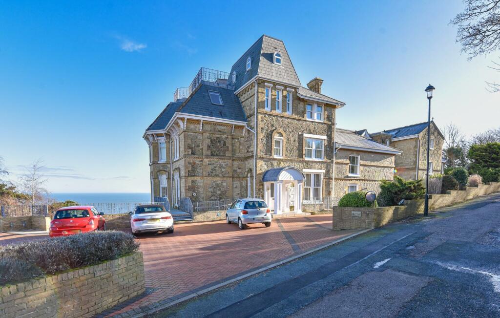 2 bedroom flat for sale in SEA VIEWS Road, Shanklin, PO37