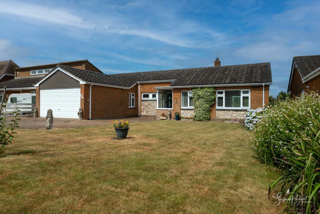 3 bedroom detached bungalow for sale in Palmers Road, Wootton Bridge, PO33