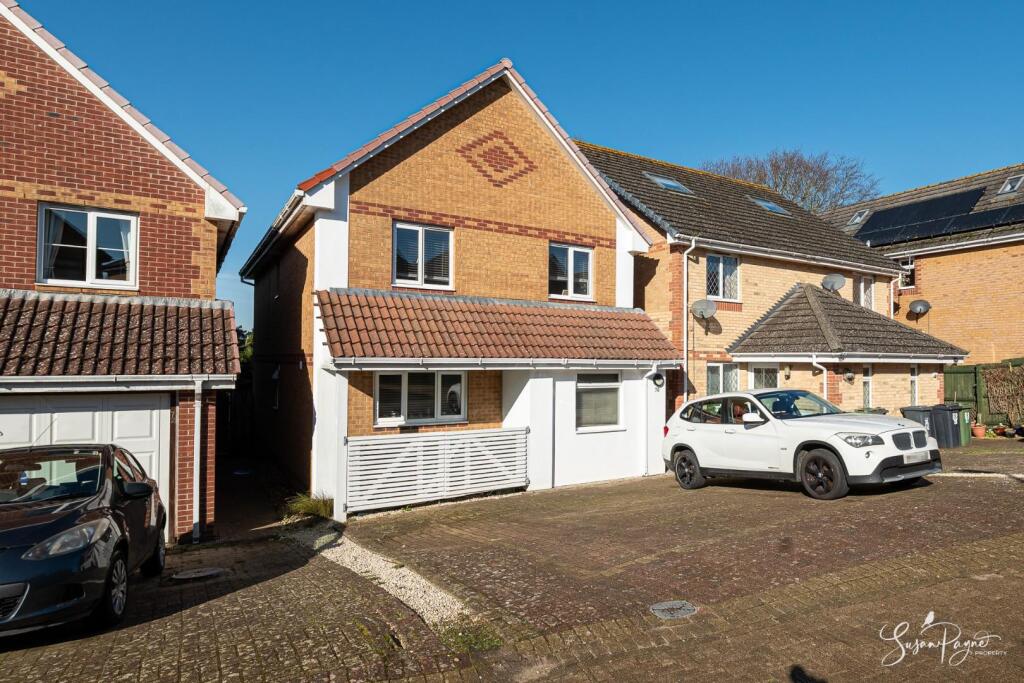 Main image of property: Fairfield Gardens, Lake