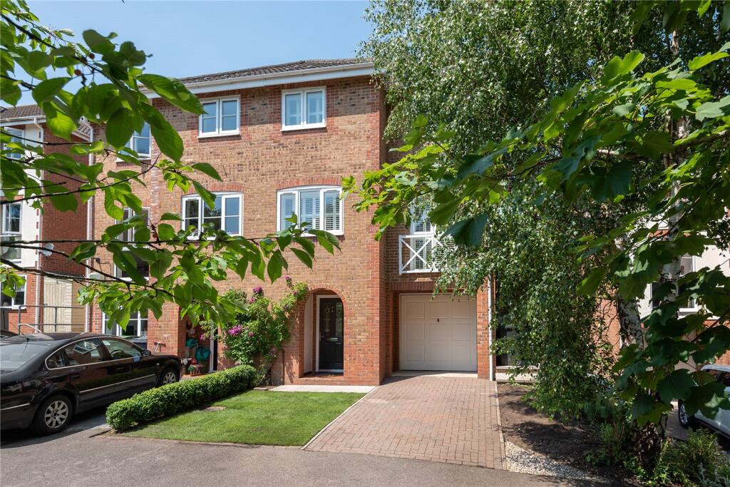 Main image of property: Coltsfoot Close, Burghfield Common, Reading, Berkshire, RG7