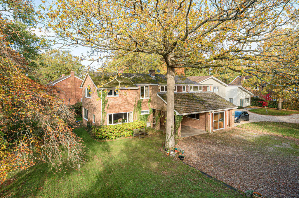 Main image of property: Loves Wood, Mortimer Common, Reading, Berkshire, RG7