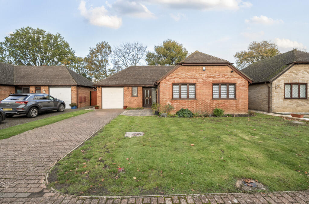 Main image of property: Farriers Close, Woodley, Reading, Berkshire, RG5