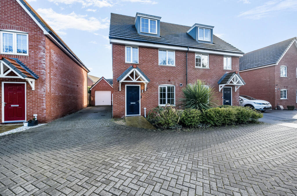 Main image of property: Fullbrook Avenue, Spencers Wood, Reading, Berkshire, RG7