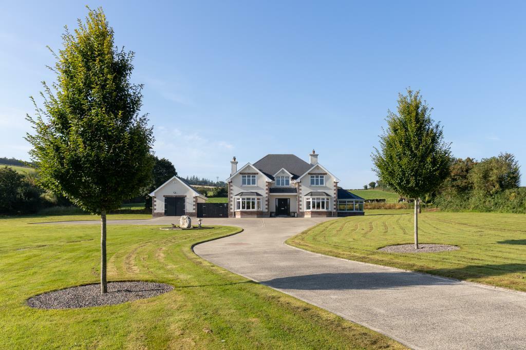 4 bedroom Detached property in Ballyhighland, Caim...