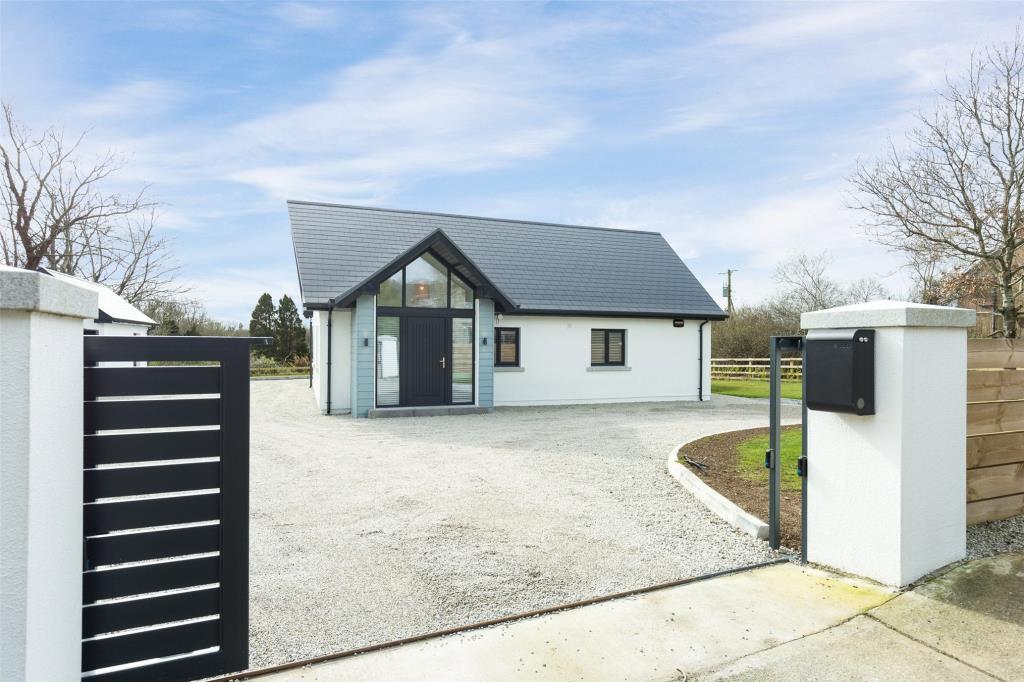 3 bedroom detached house for sale in Sea Road, Ballymoney, Gorey, Co
