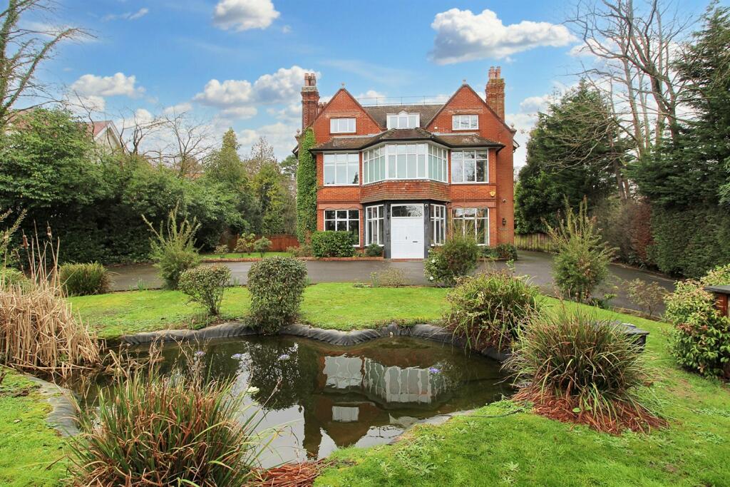 Main image of property: Oathall Road, Haywards Heath, RH16