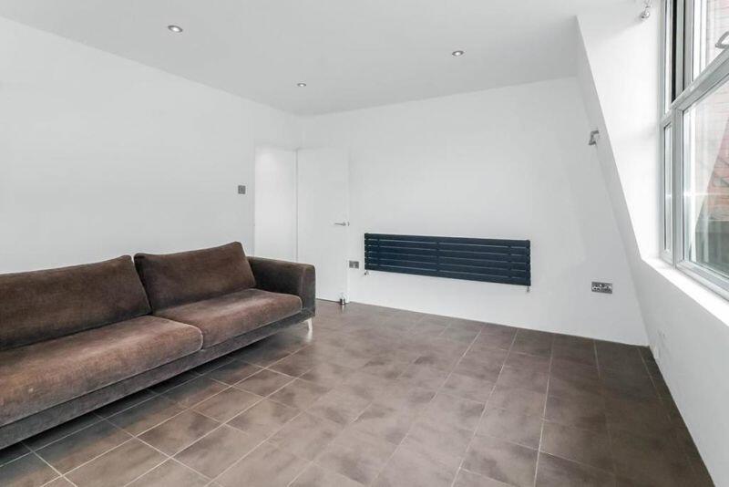 Main image of property: Large Bright 1 Bedroom Kings Road Flat With Roof Terrace