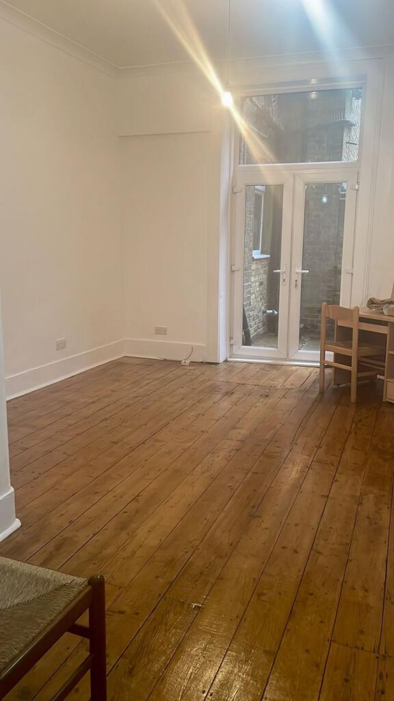 Main image of property: Collingham Road, London, 1 Bedroom Flat With  Patio