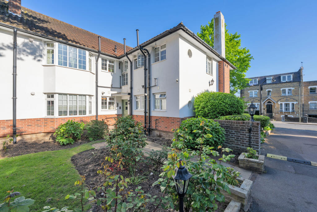 Main image of property: Okehampton Close, London, N12