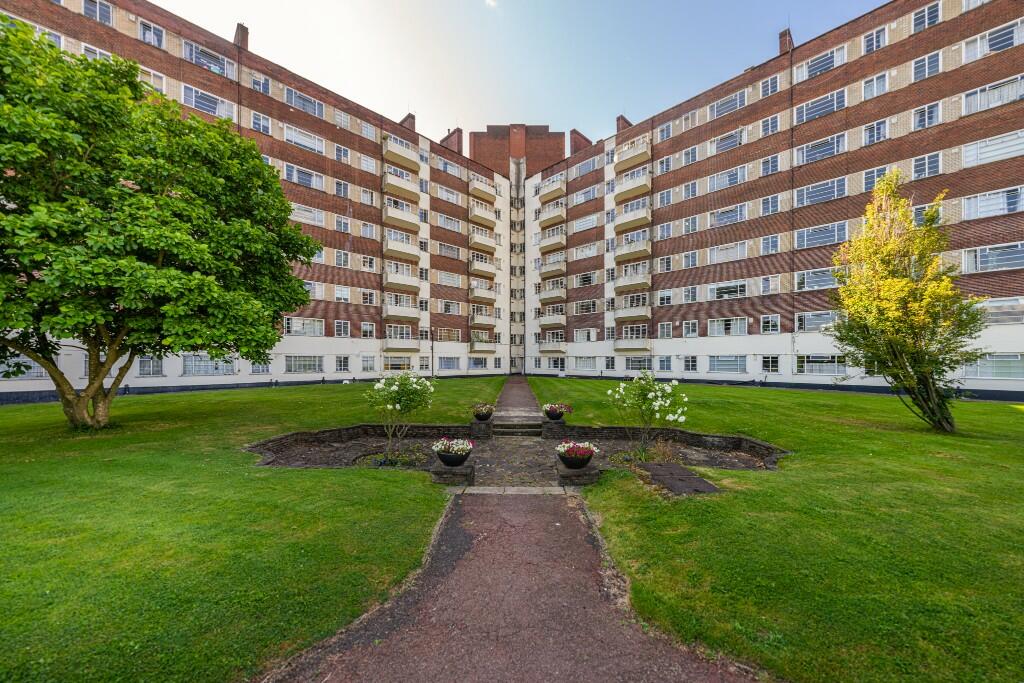 Main image of property: Hornsey Lane, London, N6 *HEATING & HOT WATER INCLUDED IN RENT*