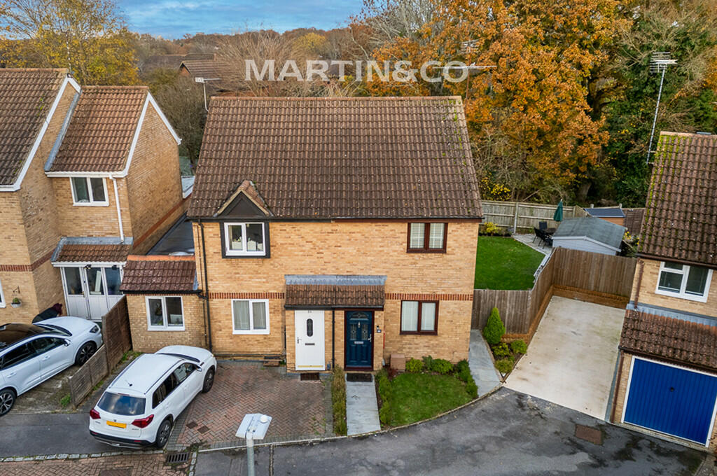 2 bedroom semidetached house for sale in Jupiter Way, Wokingham, RG41
