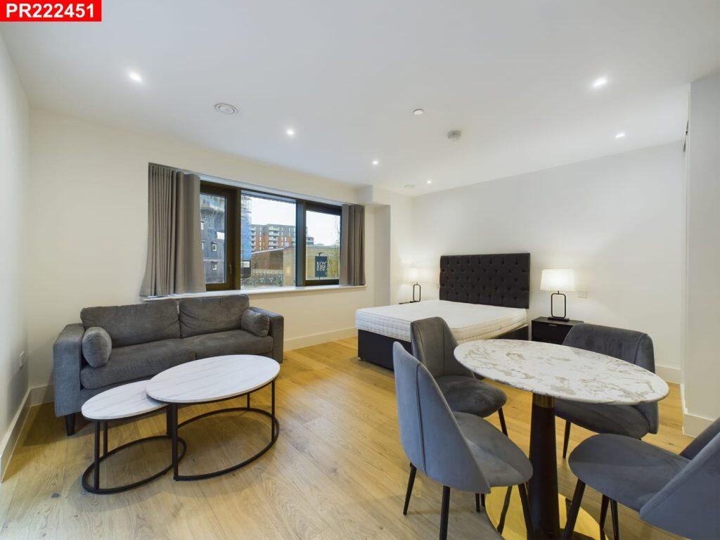 Main image of property: Capital Interchange Way, Brentford, TW8 0SP – Studio Flat
