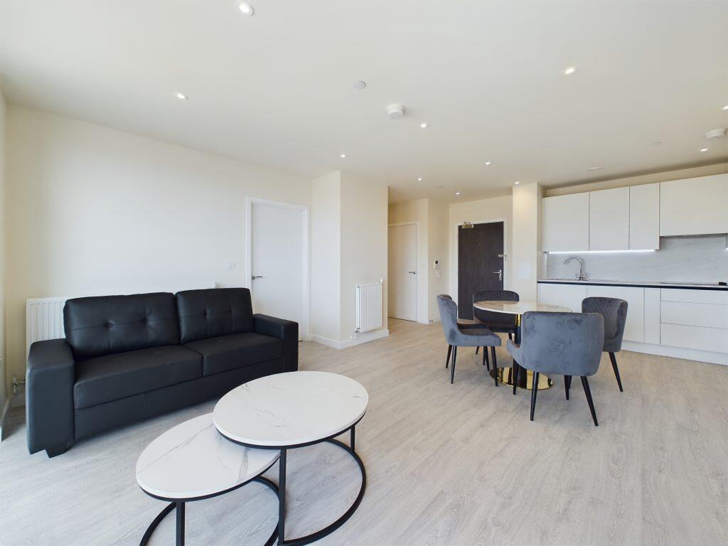 Main image of property: Harrow – 2 Bedrooms Flat